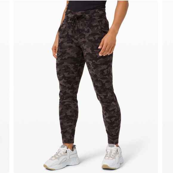lululemon athletica Pants - Lululemon‎ Ready to Rulu Jogger Sz 4 Heritage Camo Jaquard